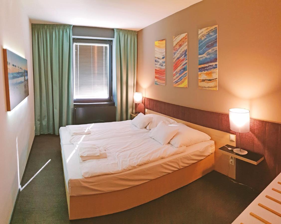 Orion Apartman Sárvár Buitenkant foto